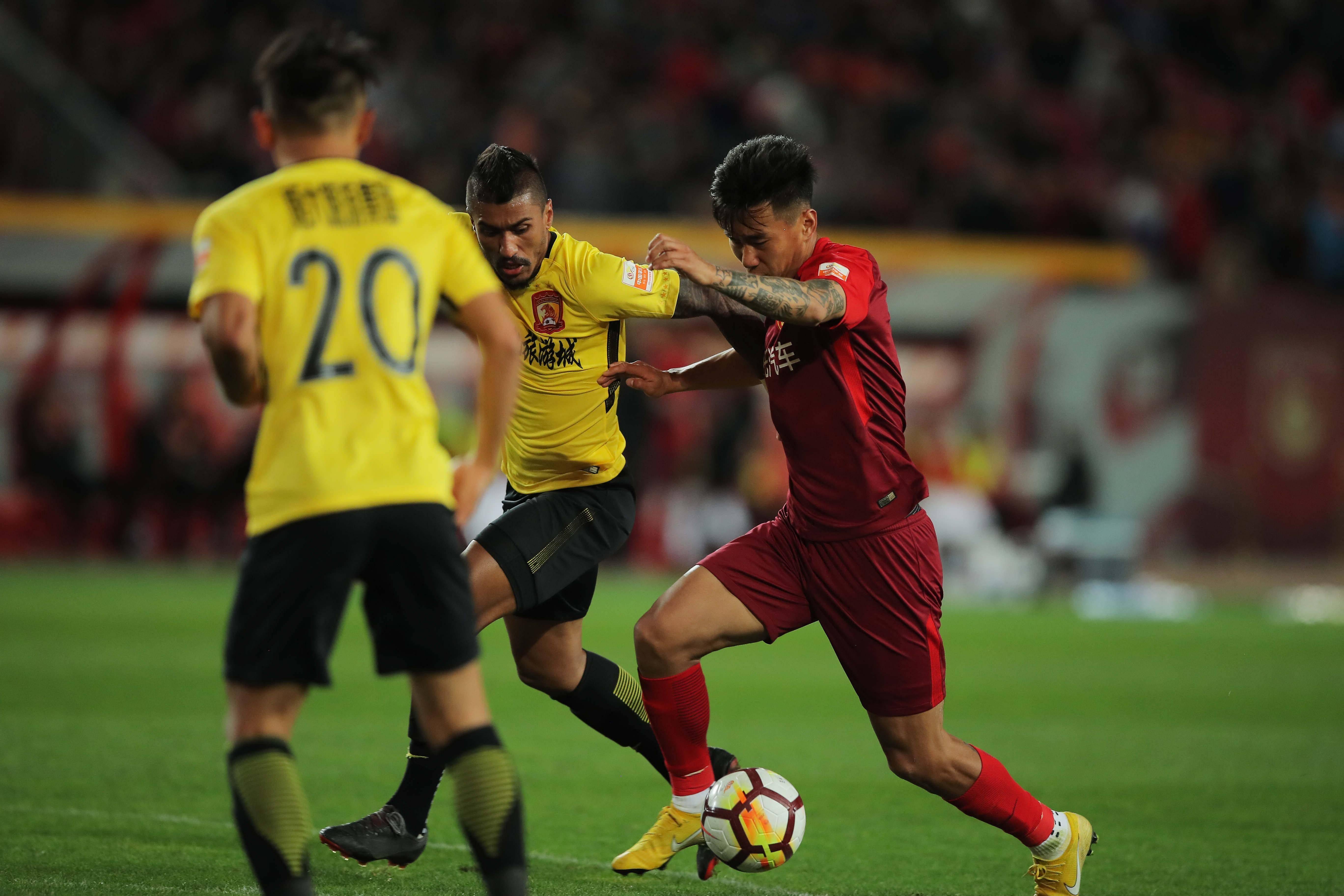 ayx-冲刺阶段突围战来临，斯图加特围绕中超豪取连胜，赛场秩序良好，临场指挥获称赞的简单介绍