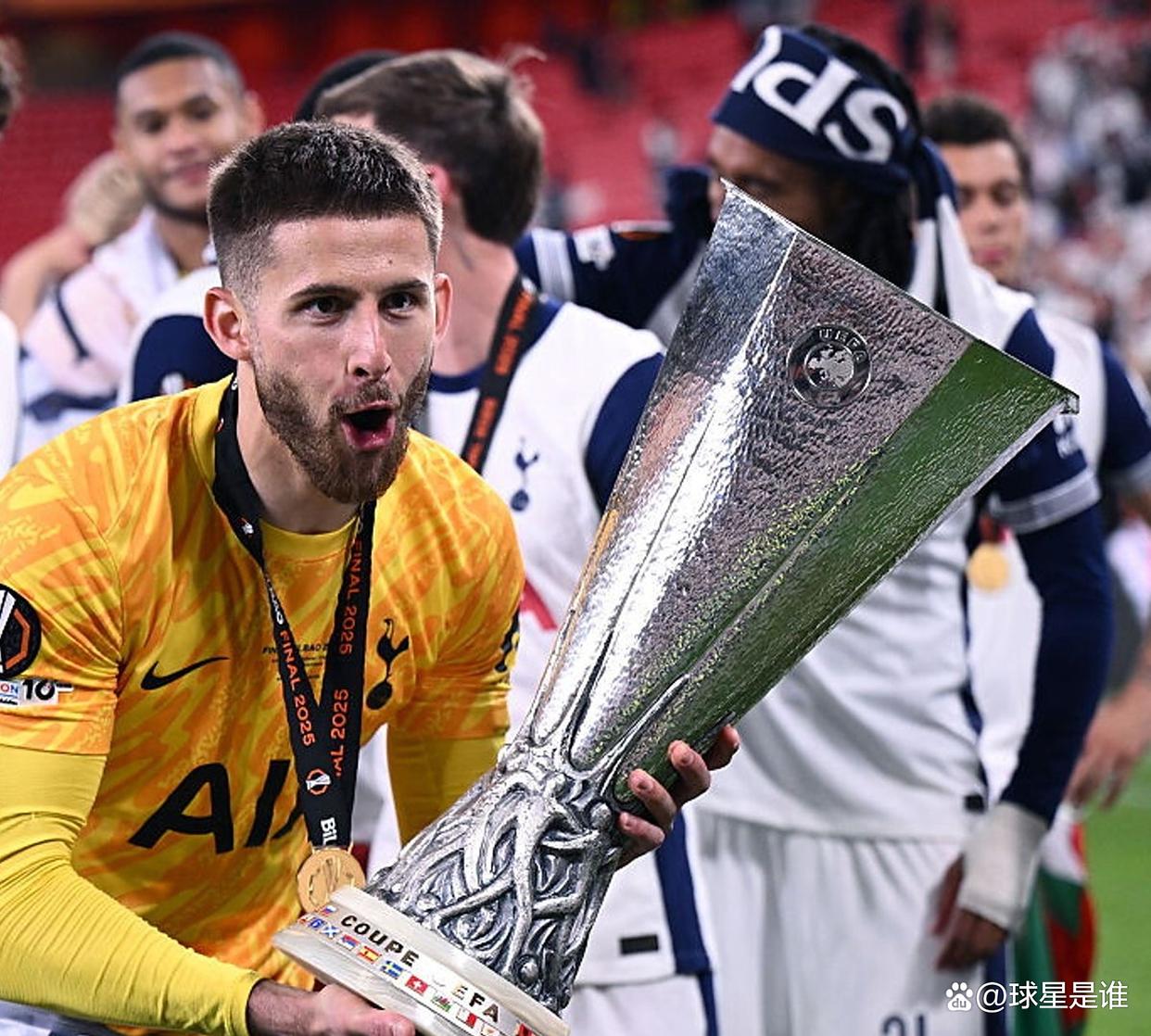 ayx-包含法国杯赛程吃紧，埃因霍温赛后遗憾出局，质疑声仍在，年轻球员得到机会的词条