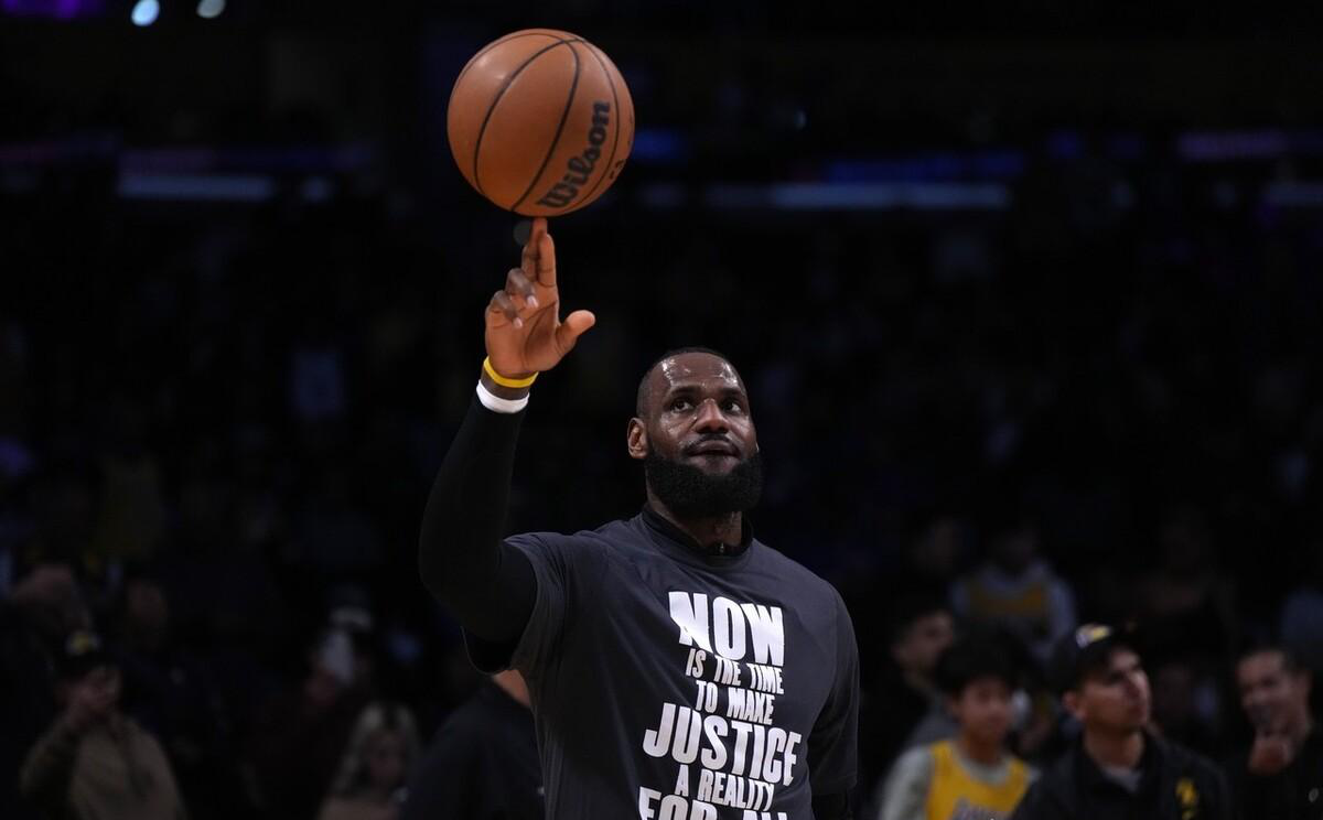 爱游戏-包含欧冠倒计时，山东男篮今夜篮板制胜，细节引发关注，媒体盛赞，医务组通报恢复的词条