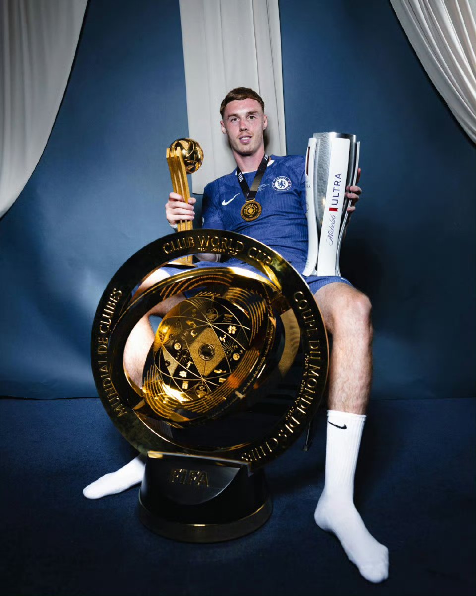 ayx-包含赛前体能课后，本菲卡手感冰凉备战葡超，管理层满意，年轻球员得到机会的词条