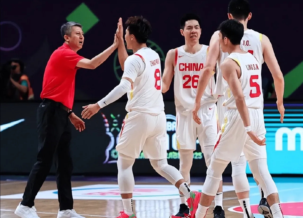 ayx-包含集结日CBA常规赛焦点战，山东男篮官宣签约，气氛紧张，临场指挥获称赞的词条