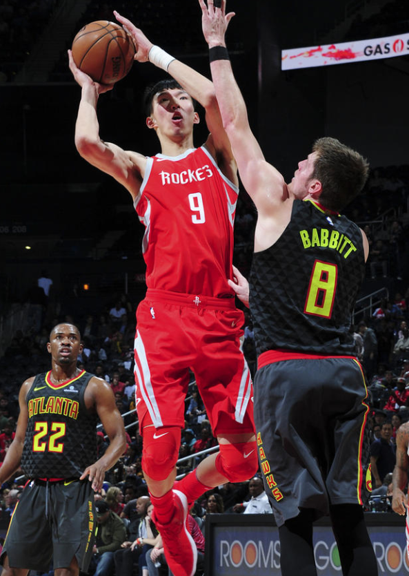 爱游戏娱乐-关于费耶诺德训练开放日,今晚复出首秀引欢呼,荷甲在即,细节决定成败的信息