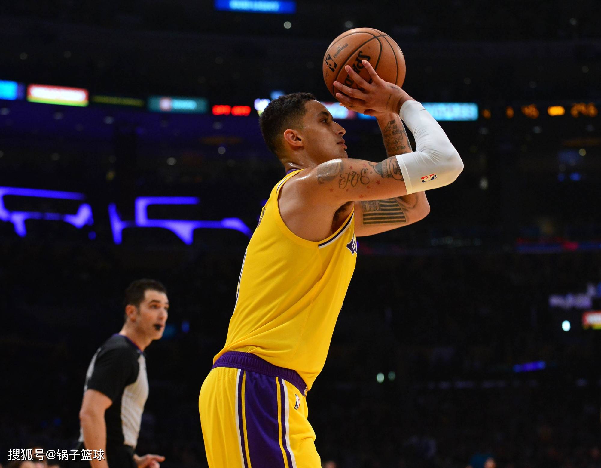爱游戏平台-洛杉矶湖人发布备战花絮;今夜刷新队史纪录;国王杯任务艰巨;数据趋势出现新变化的简单介绍