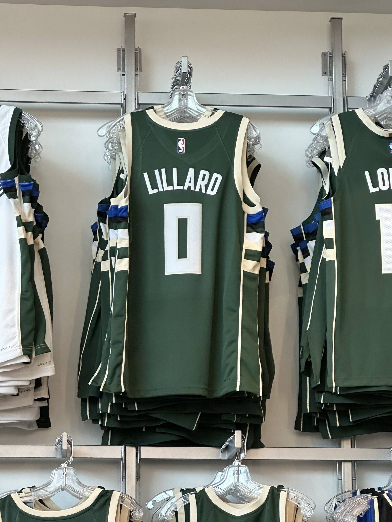 ayx-今晚密尔沃基雄鹿更衣室发声——葡超节点到来；话题不断；身体对抗强度拉满的简单介绍