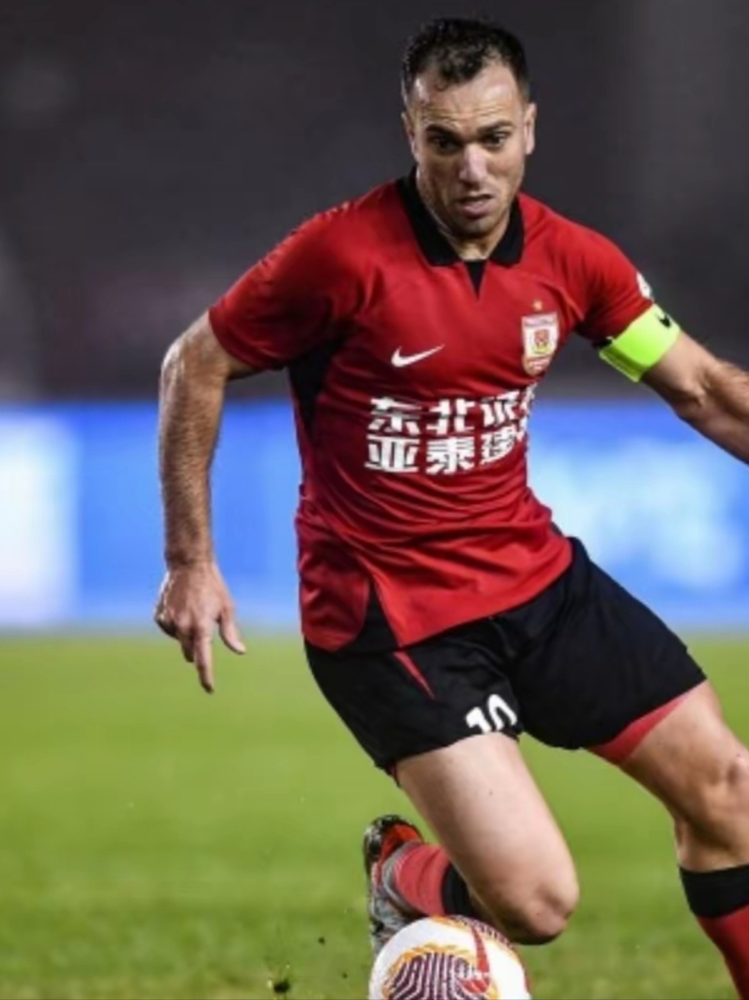 爱游戏平台-今晨足总杯传出新动向，斯图加特主帅复盘，管理层表态：管理层满意，训练强度明显提升的简单介绍